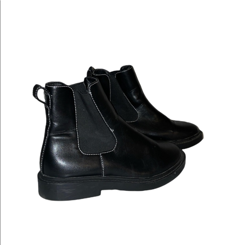 Urban Outfitters black booties women’s size 9
